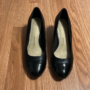 Women’s wedge slide